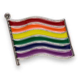 Kinky Pleasure - KPB041 - Badge / Pin - Heart - Flag - Model 01 - Silver