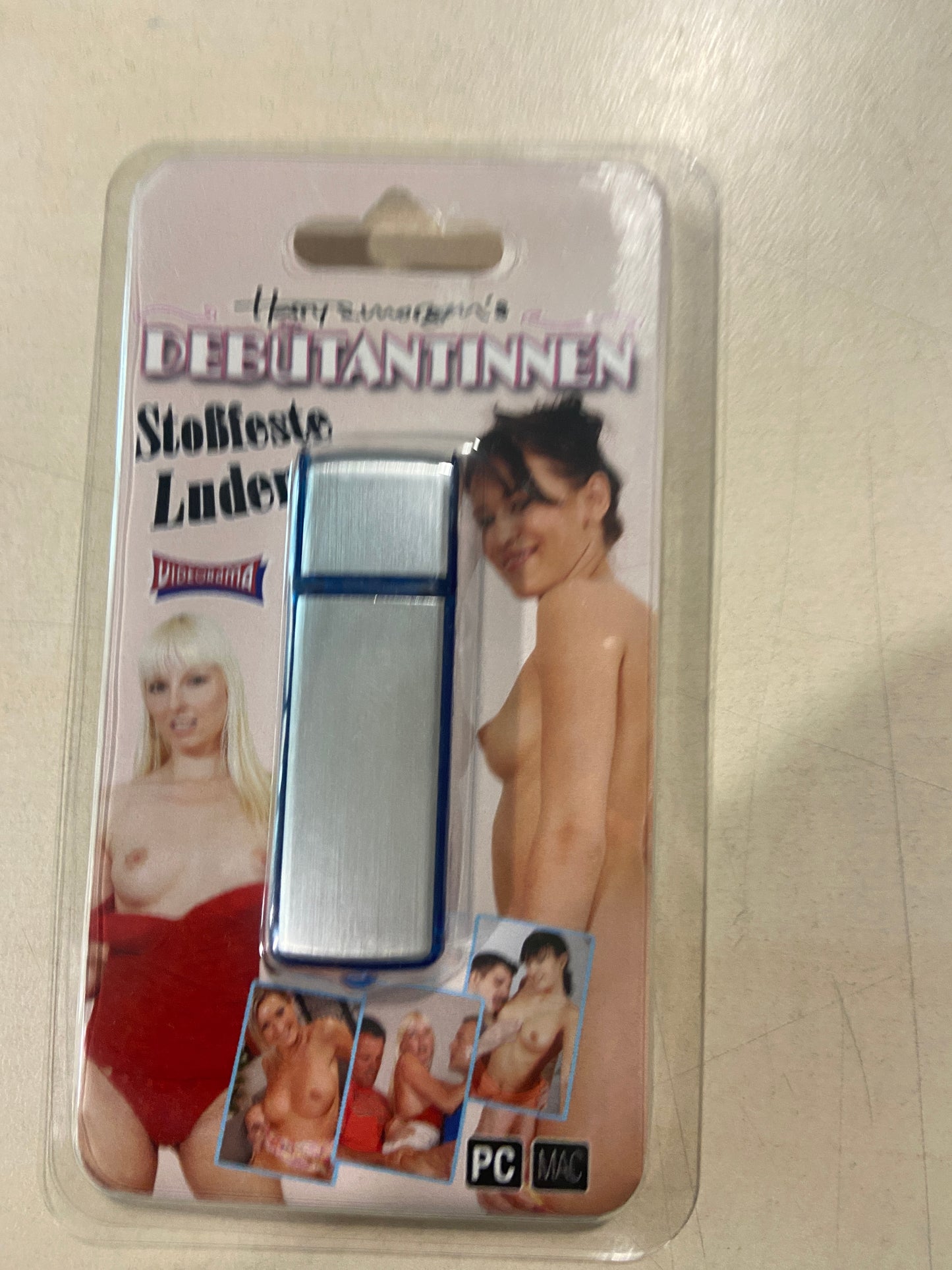 Erotic Movie On USB stick - Videorama - Debutantinnen - Stossfeste Luder