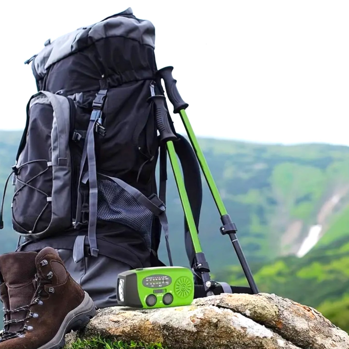 SolarFish - T201 - Emergency Solar Radio with Flashlight & Power Bank