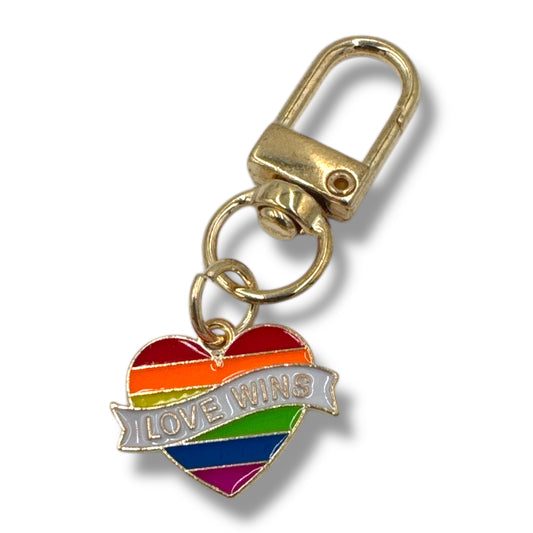 Kinky Pleasure - KPK014 - Keychain - Heart Love Wins