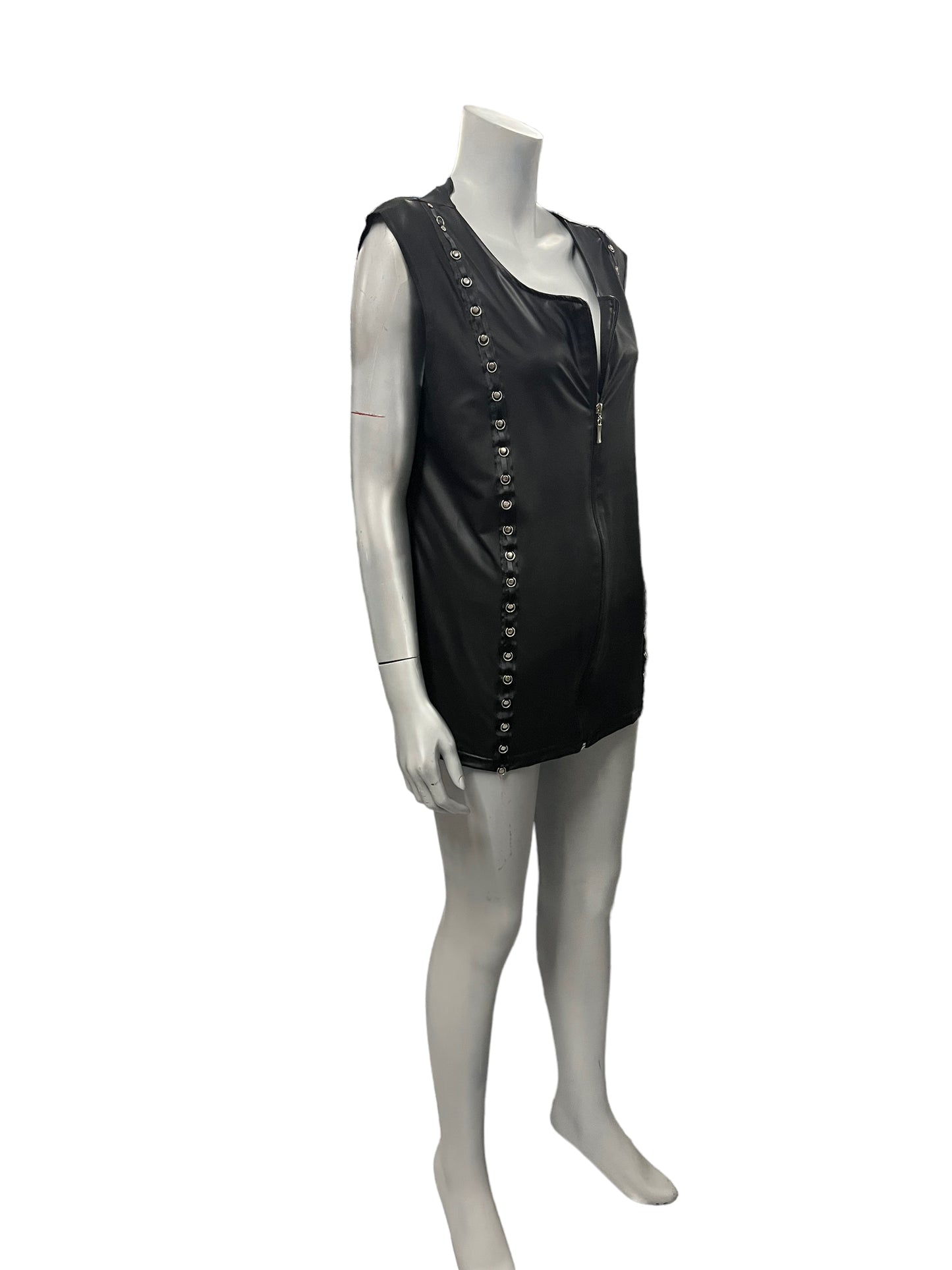 Noir - LL13 - Challenging Black Top with zipper and buttons - Size 6XL.