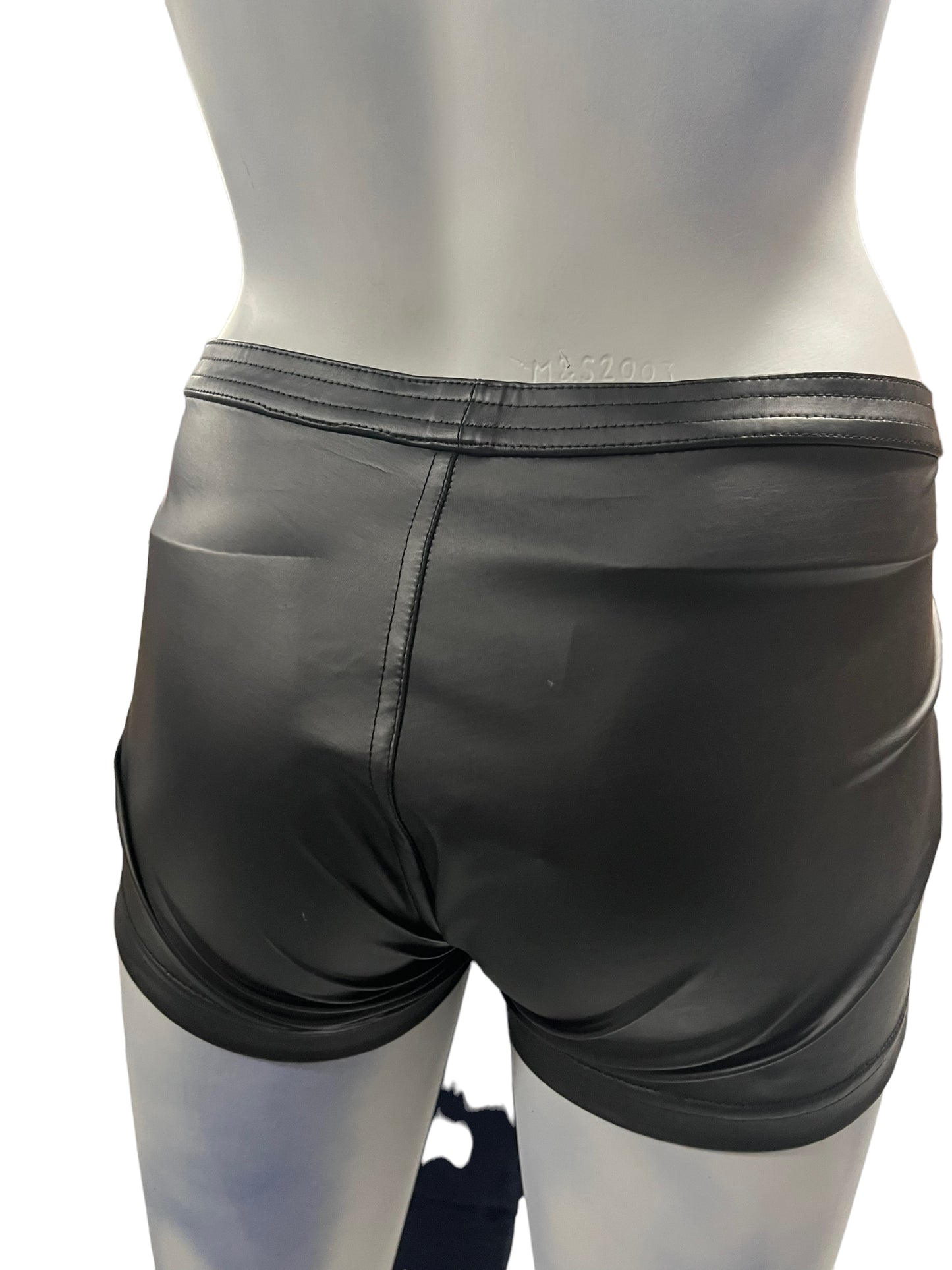 Noir - LL33 - Provocative Black Shorts - Size XXL