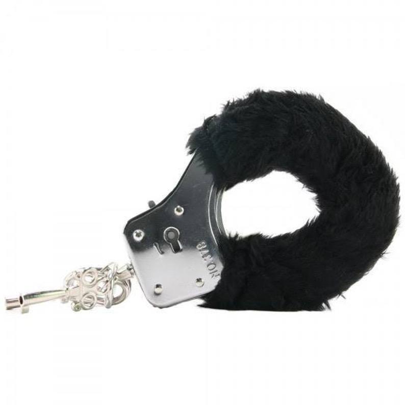Power Escorts - BR206 Black - Furry Hand cuffs Black -Colour Box