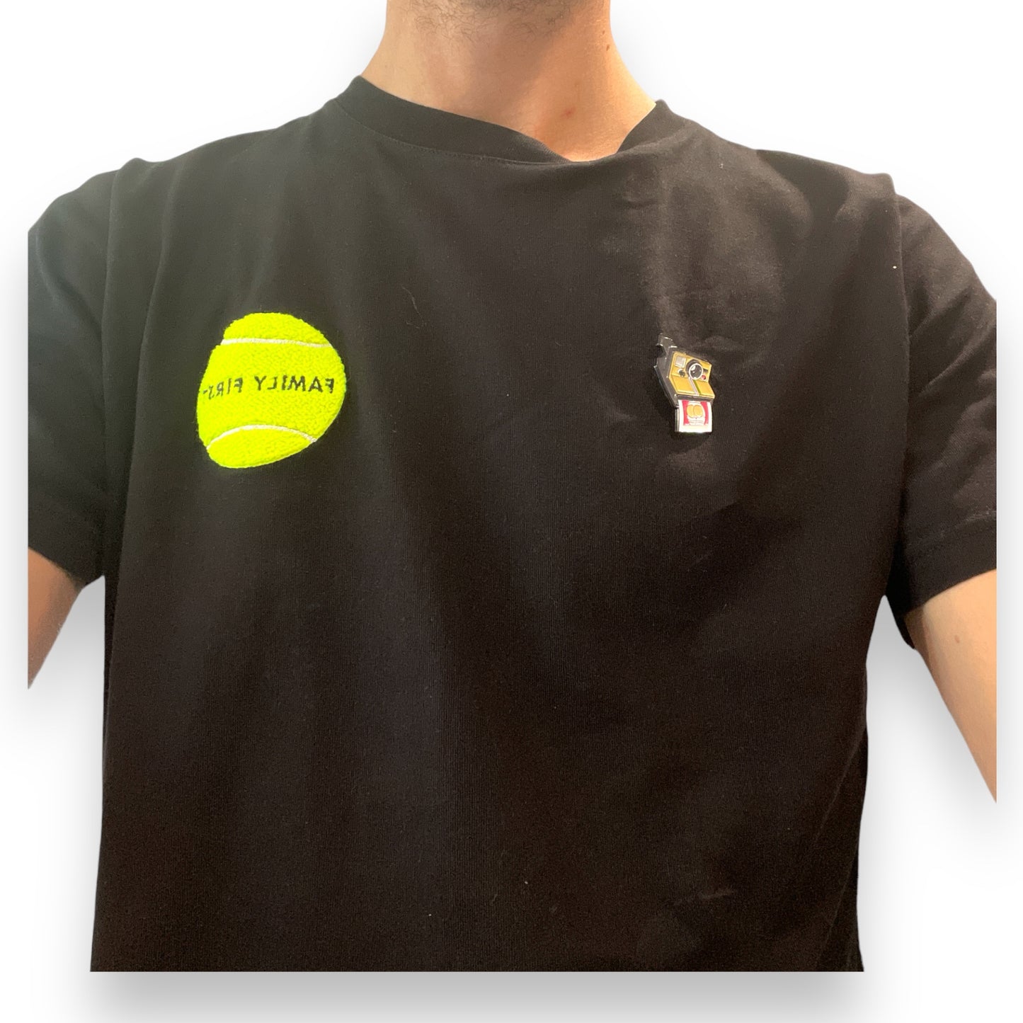 Kinky Pleasure - KPB065 - Badge / Pin - Sexy Picture On Camera