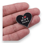 Kinky Pleasure - KPB050 - Badge / Pin - I Love Hot Moms