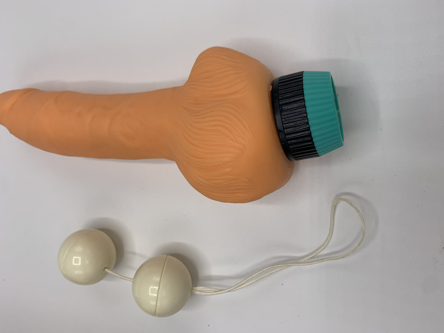 Hydas - 808 - Erotic set - Basic Realistic vibrator &  Geisha balls - Super Deal - Giftbox ( No Photos box ) - From Asia with love