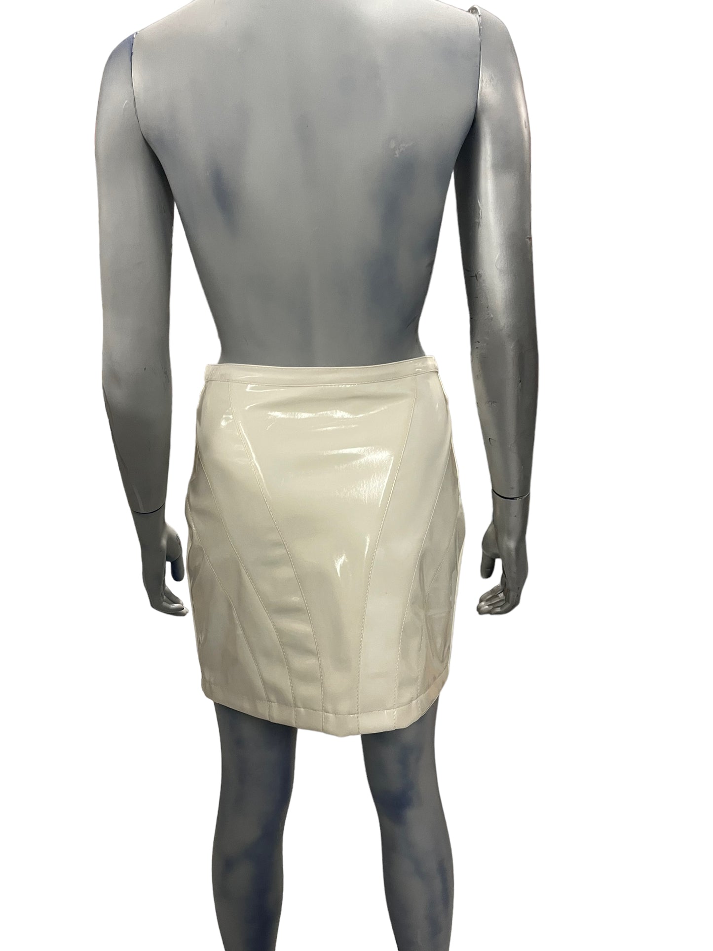 Fashion World - LL128 - White Skirt With Zipper - Size S